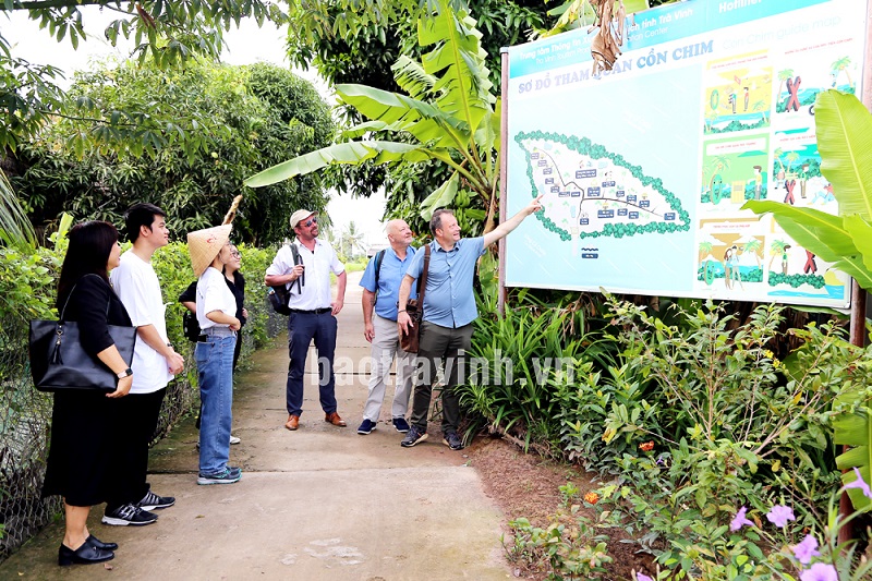 Diễn đàn Mekong Salt Lab 2024 diễn ra tại Cồn Chim, xã Hòa Minh